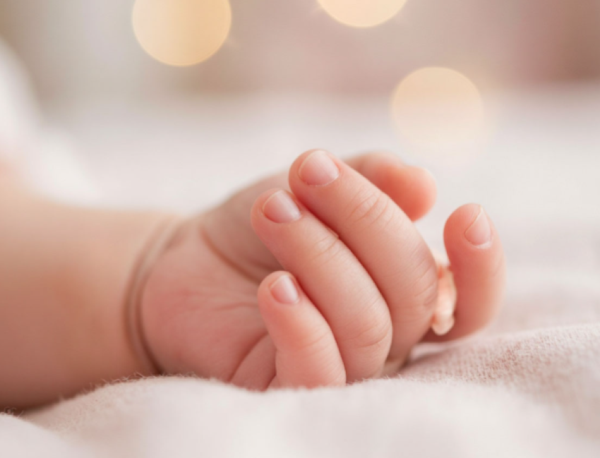 В Одессе 16-летние родители оставили без присмотра годовалого ребенка, и он умер