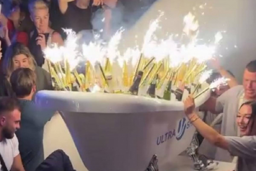 Пир во время чумы: британский журналист Боуз возмутился дорогой вечеринке в Одессе