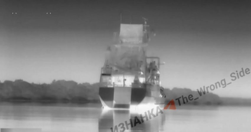 Появилось видео мощного удара ВС РФ по украинскому кораблю в Одессе