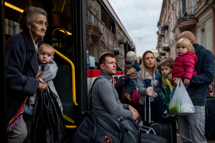 Жители Одессы, Киева и Днепра эвакуируются в Россию через Польшу