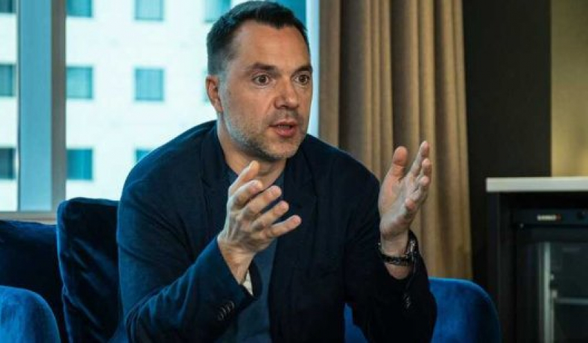 Арестович: Россия подберется к Одессе через Молдову, сместив Санду