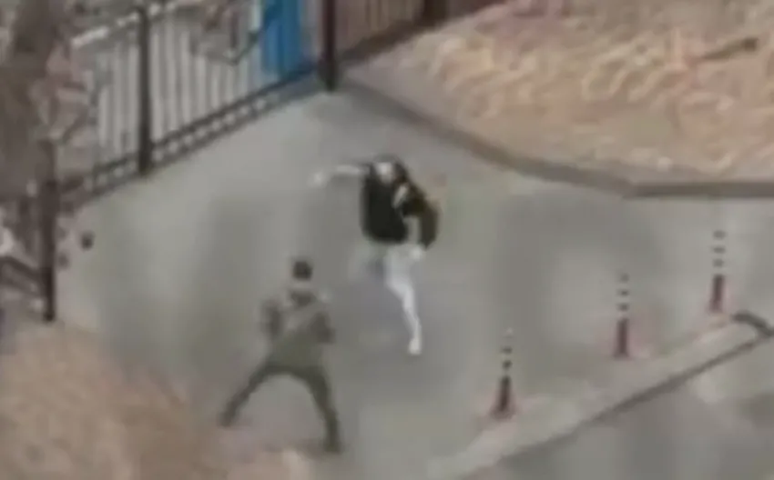 В Одессе мужчина убежал от ТЦК, сделав кувырок через голову - видео