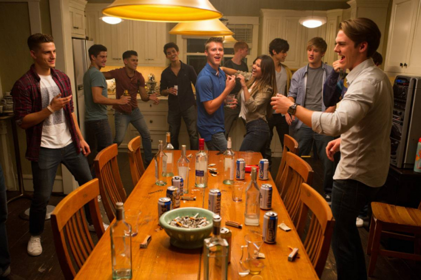 В Одессе толпа мужиков напала на двух школьниц и зверски изнасиловала их