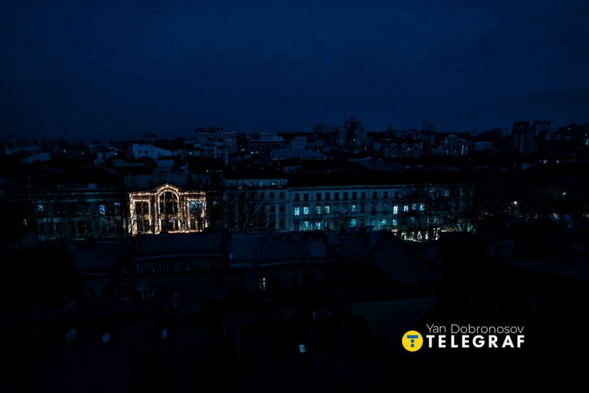 Одесситы выражают недовольство продолжающимся блэкаутом