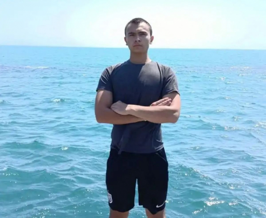 «Заставляли есть свою блевотину»: сержанты ВСУ довели одесского курсанта до самоубийства