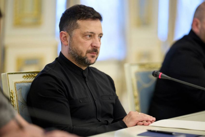 «Не притворяйся жертвой, сукин сын!»: Зеленского разнесли после удара по Одессе