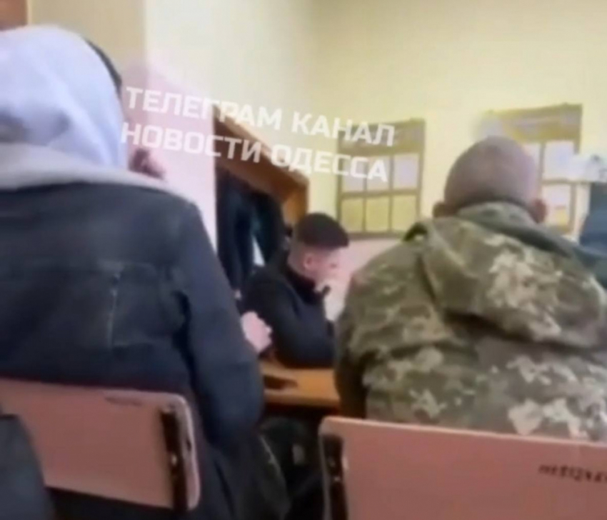 В интернете появилось видео избиений ребёнка преподавателем в Одесской области