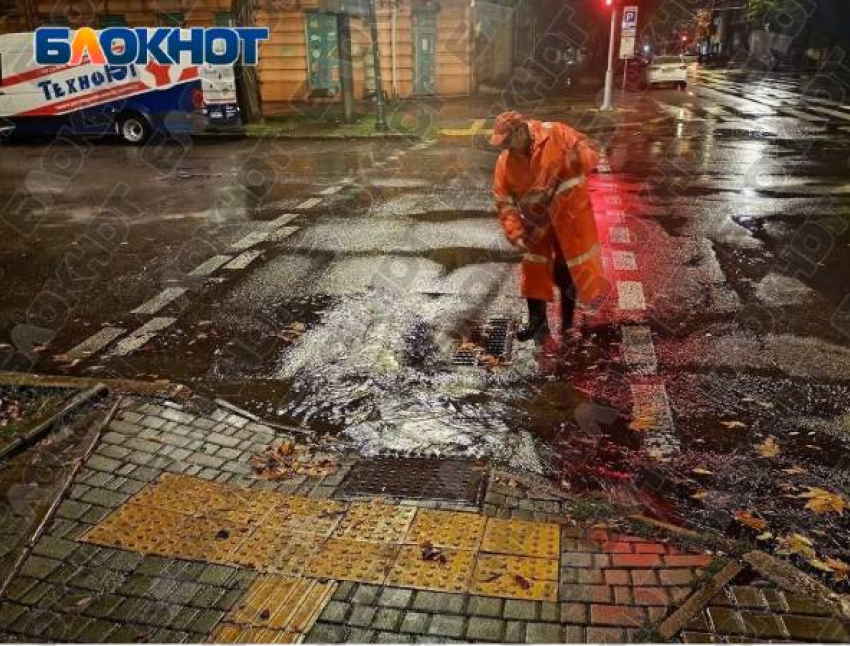 Одесса снова ушла под воду спустя год после смертельного потопа 