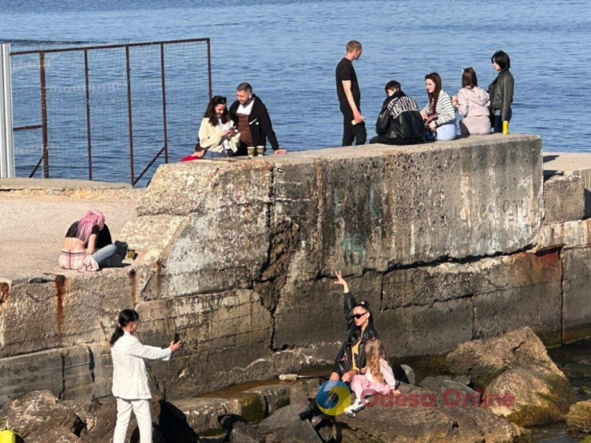 В Одессе ПВО сбила дроны прямо над головами отдыхающих на берегу людей