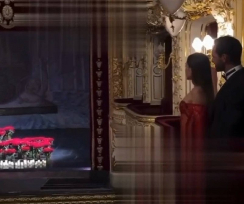 Одесситы из зависти раскритиковали мужчину, который устроил роскошное свидание в Оперном театре