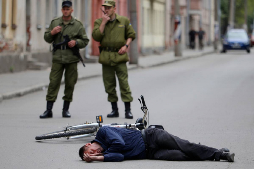 «Переломы ребер и госпитализация»: в Одессе сотрудники ТЦК сбили велосипедиста