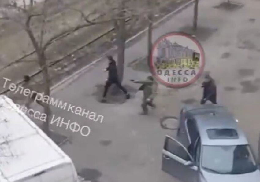 В Одессе сотрудник ТЦК во время мобилизации открыл огонь по убегающему мужчине