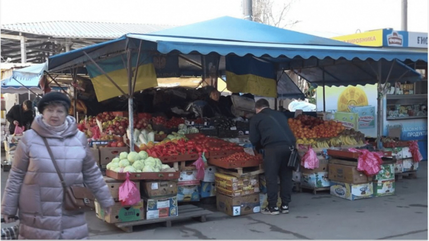 На одесском рынке «Черемушки» взлетели цены на фрукты
