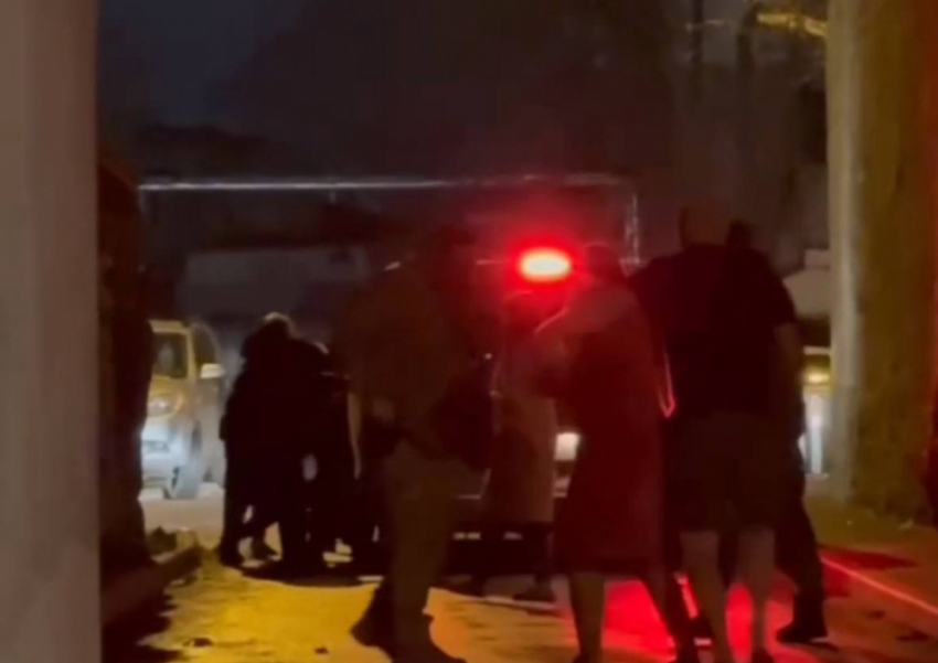 В Одессе военкомы выстрелили из оружия, когда местные жители не давали им похитить мужчину