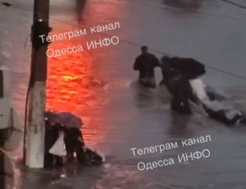 Во время потопа в Одессе утонуло девять человек, среди них ребенок