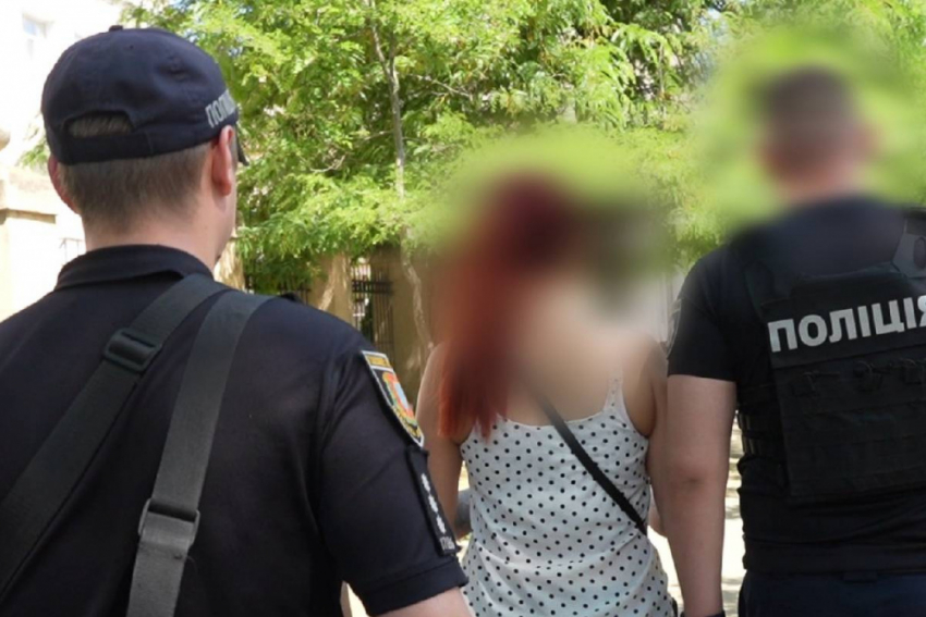 Одесситка отправляла девушек в секс-рабство в Европу, обещая работу в отеле
