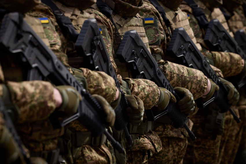 В Одессе подозреваемых по делу о гибели курсанта отправили на отдых