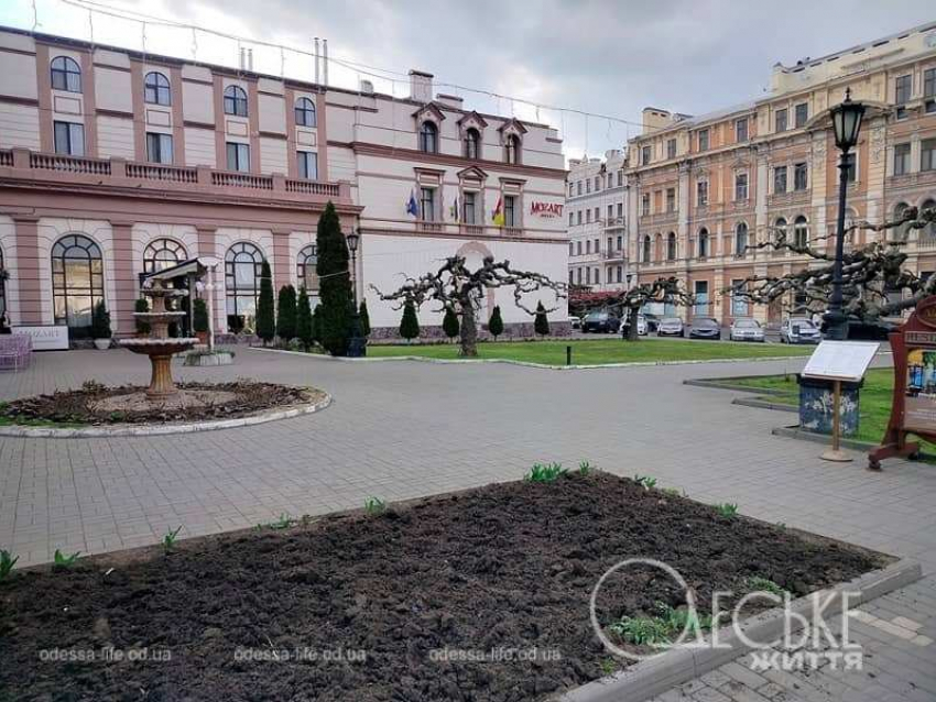 Новости Одессы: зачем Киеву деколонизация, все лето без света и пограничник просил убежища