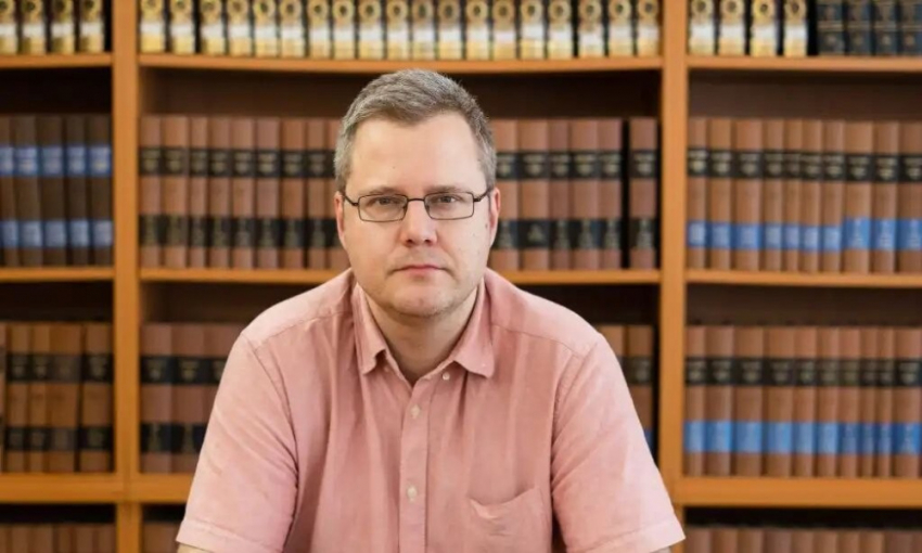 В Одессе начали проверку в отношении историка, который оскорбил память актера Комарова