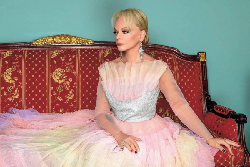 Школьный аттестат Долиной купила мама в Одессе на еврейскую фамилию Кудельман