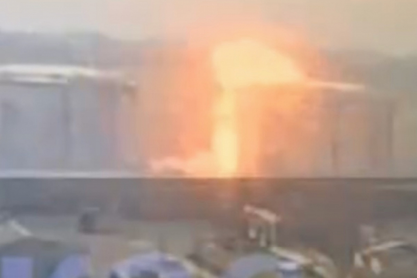 Появилось видео взрыва резервуара с нефтью в Одесской области